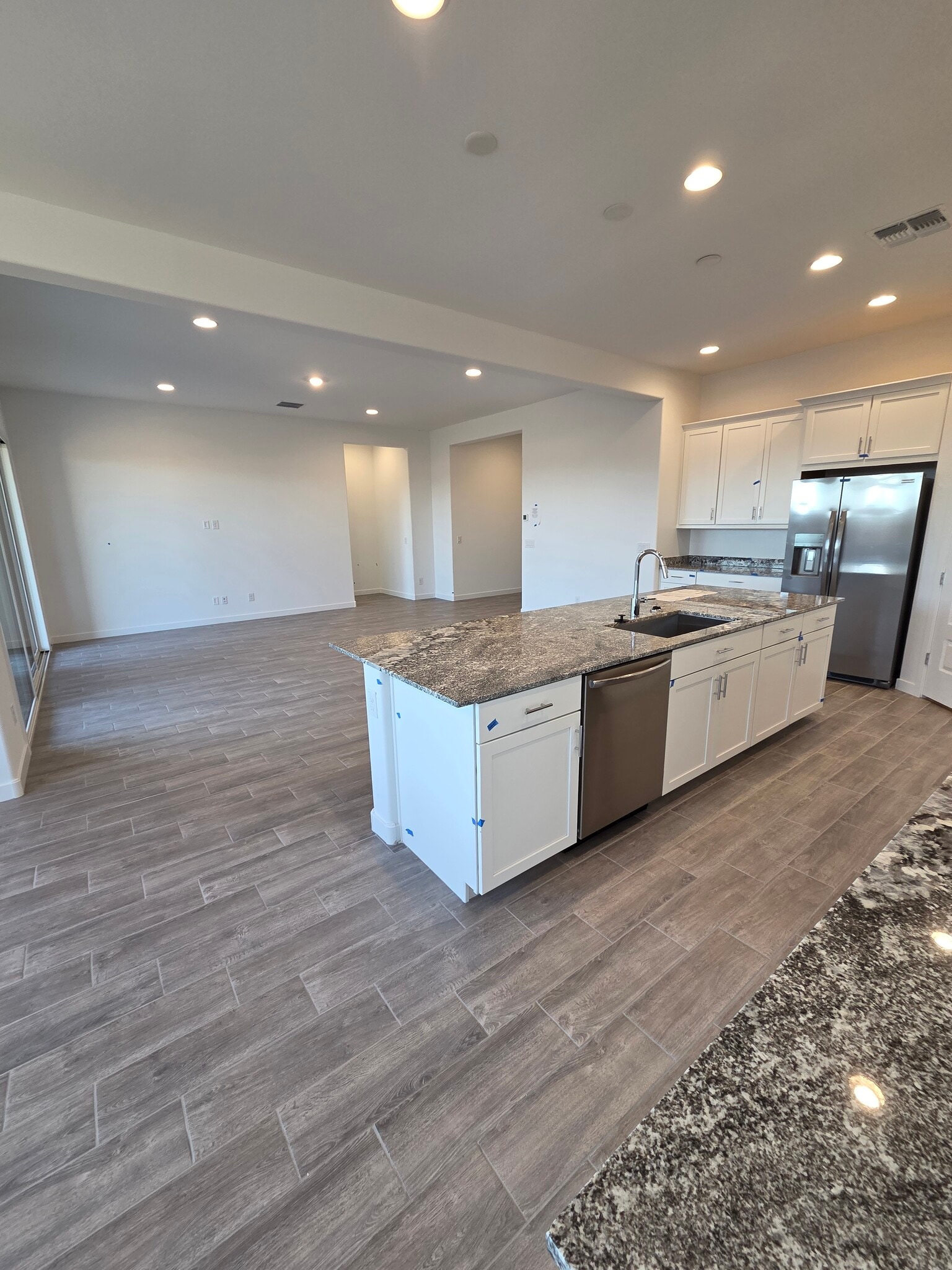 Building Photo - 23039 E Roundup Way