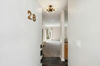 Building Photo - 1411 Creekside Dr