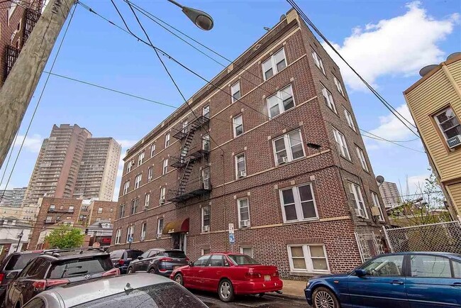 Building Photo - 103 Westover Pl