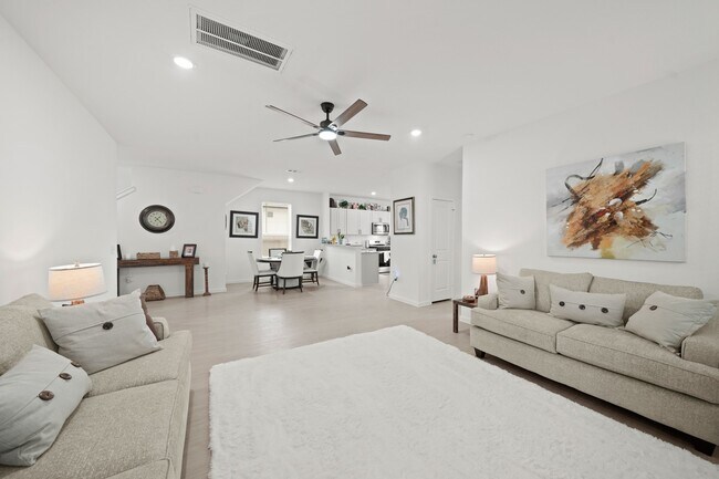 Building Photo - 26235 Arrowleaf Dr