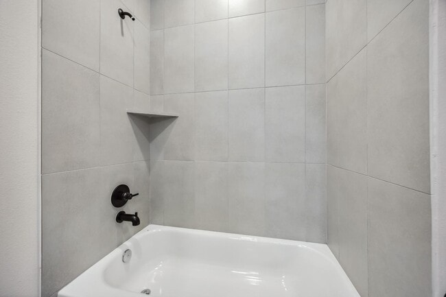 Building Photo - 303 Charlock St