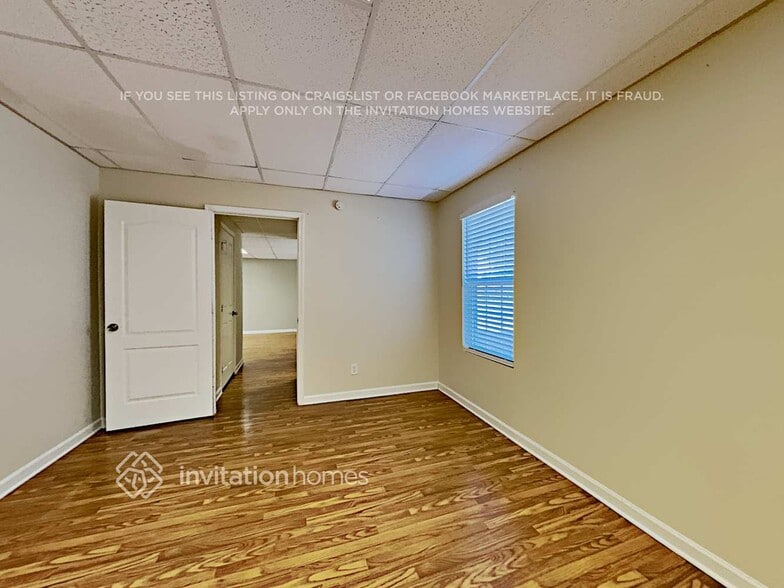 Building Photo - 174 St Ann Cir