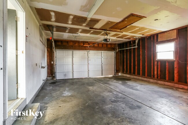 Building Photo - 3468 Simmons Dr