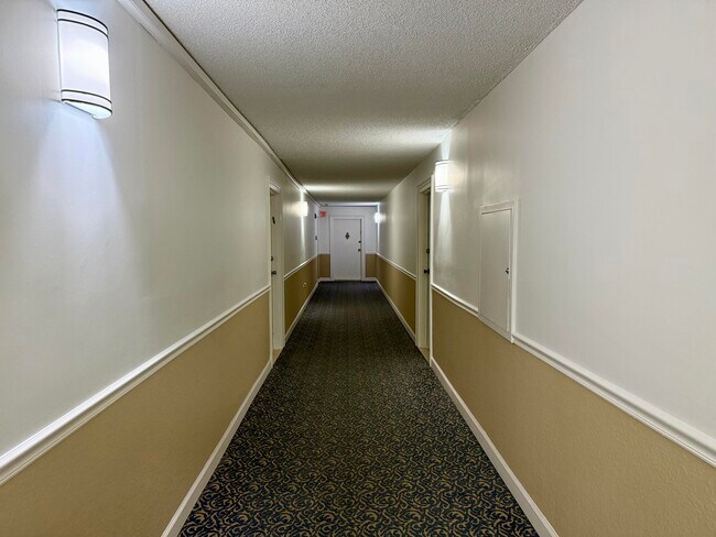 Building Photo - 3460 S Ocean Blvd