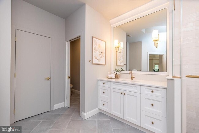 Building Photo - 5812 Hickory Hollow Ln