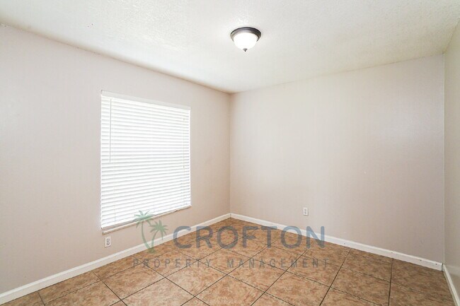 Building Photo - Very nice 3 bedroom with bonus room in Poinciana