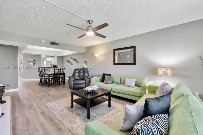 Building Photo - 23249 Barwood Ln N