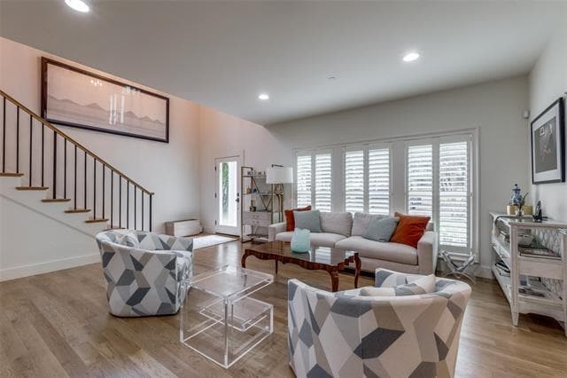 Building Photo - 2829 Dyer St