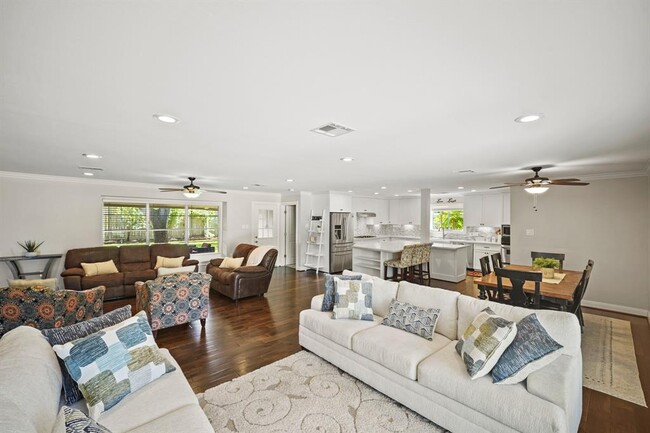 Building Photo - 4943 Cheena Dr