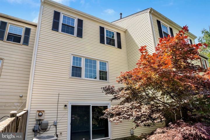 Building Photo - 4905 Van Walbeek Plz