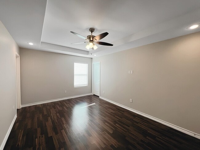 Building Photo - 7926 Elka Lp