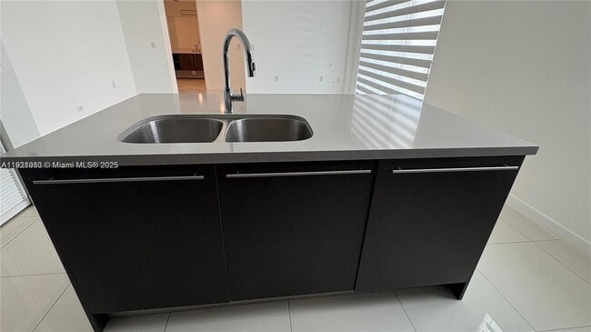 Building Photo - 7875 NW 107th Ave