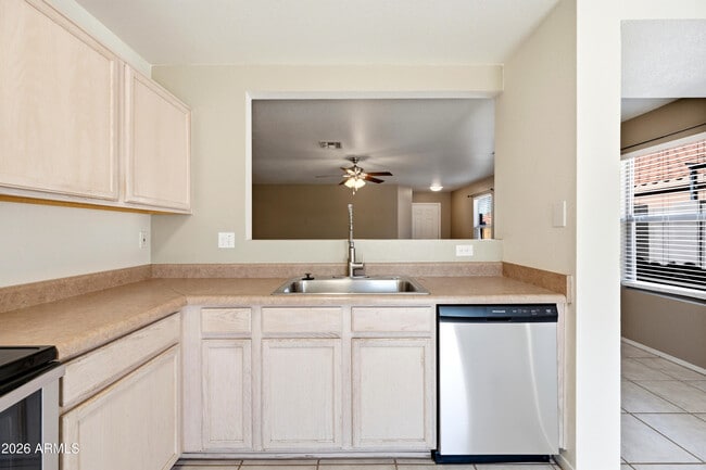 Building Photo - 3057 W Lucia Dr