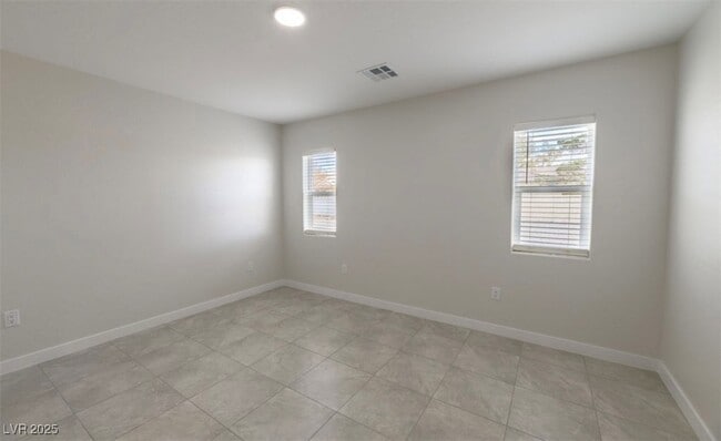 Building Photo - 1711 Sycamore Ave