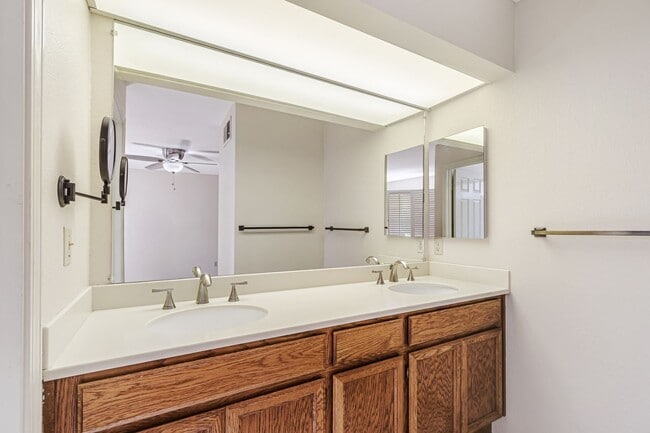 Building Photo - Two Primary Suites w/ Bonus Room l Prime L...