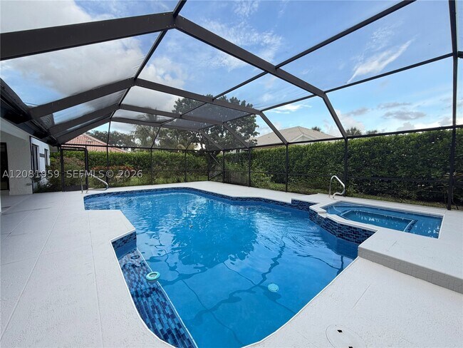 Building Photo - 2029 Greenview Cove Dr
