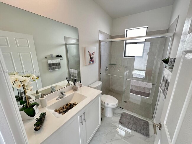 Building Photo - 3449 W 110th St