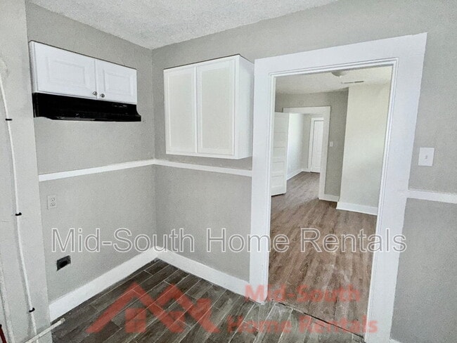 Building Photo - 2263 Hunter Ave