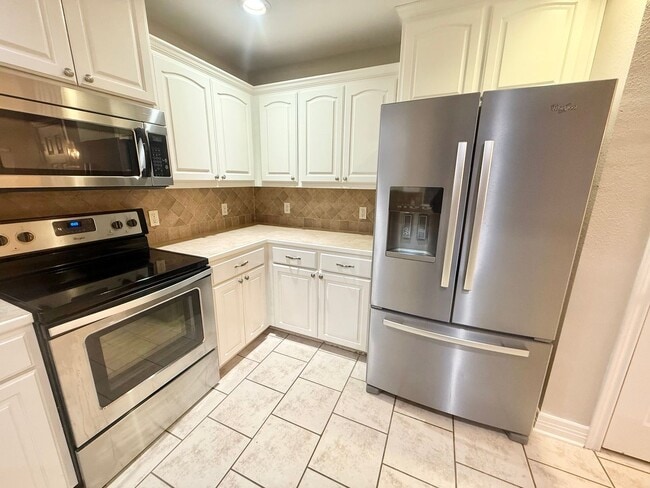 Building Photo - 4 bedroom near South Tyler!