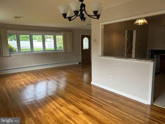 Building Photo - 357 Leona Ave