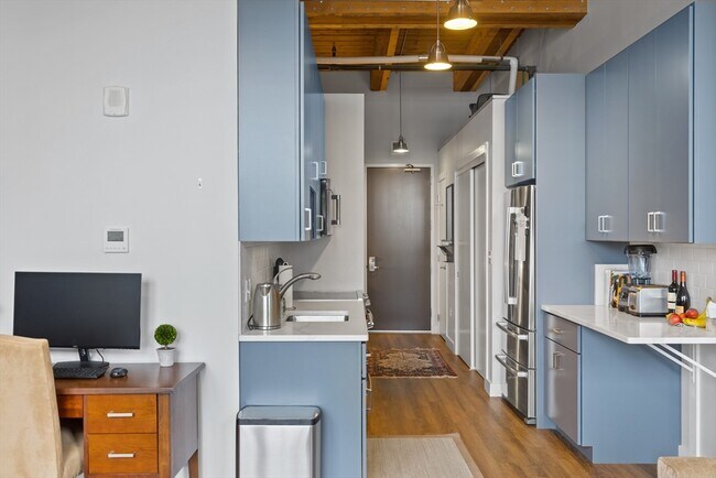Building Photo - 63 Melcher St