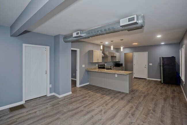 Building Photo - 27 Charbonneau Terrace