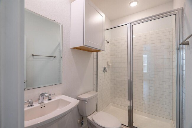 Building Photo - 8034 Whisper Grove Dr