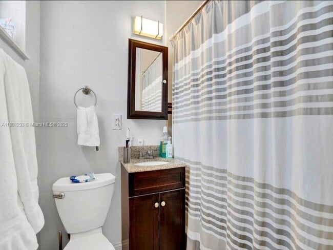 Building Photo - 6930 SW 12th St