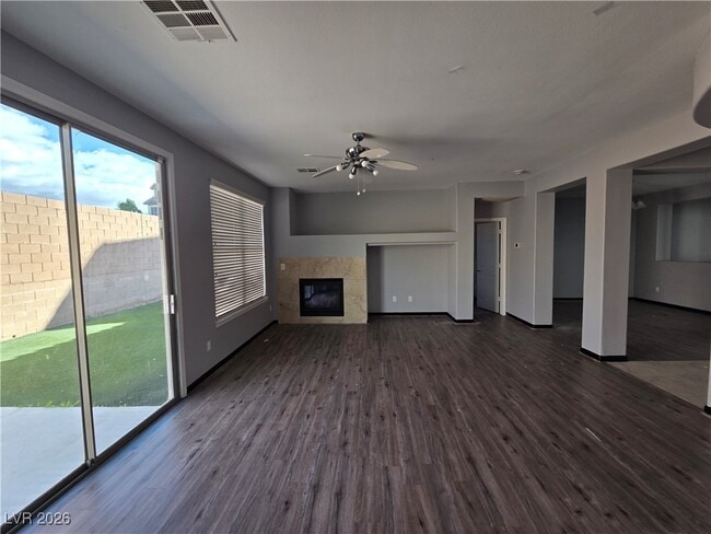 Building Photo - 5642 Wedgefield St