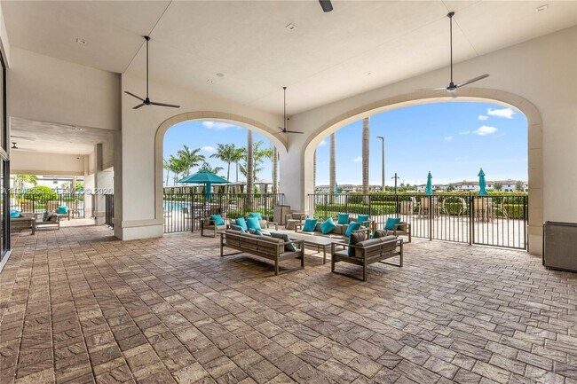 Building Photo - 10653 W 32nd Ln