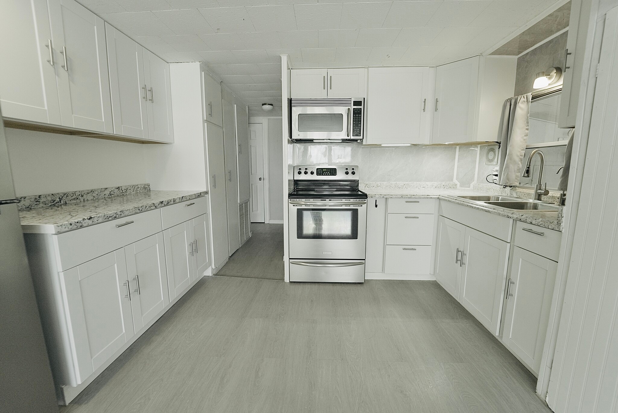 Building Photo - 8520 SW 18th Ct