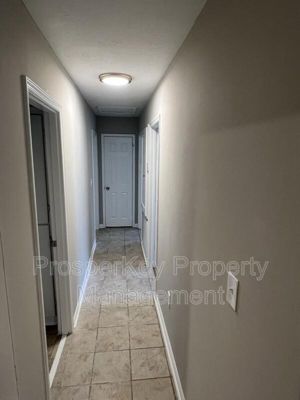 Building Photo - 615 Buford Dr