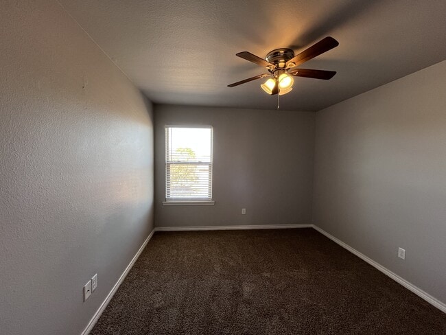 Building Photo - 3416 Itasca St