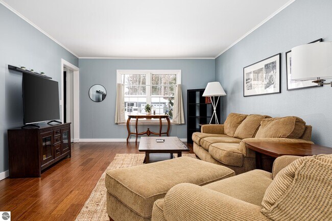 Building Photo - 1704 Comanche St