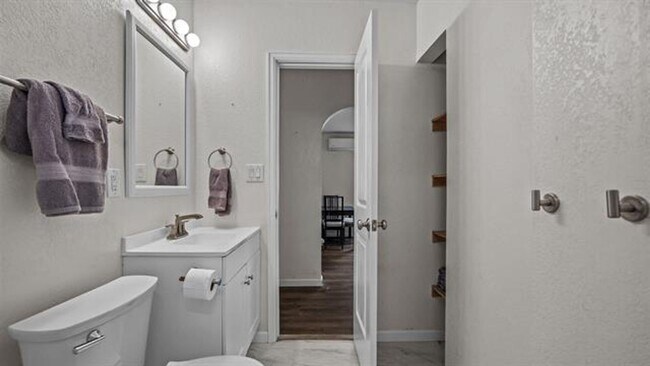 Building Photo - 334 Belford Ave