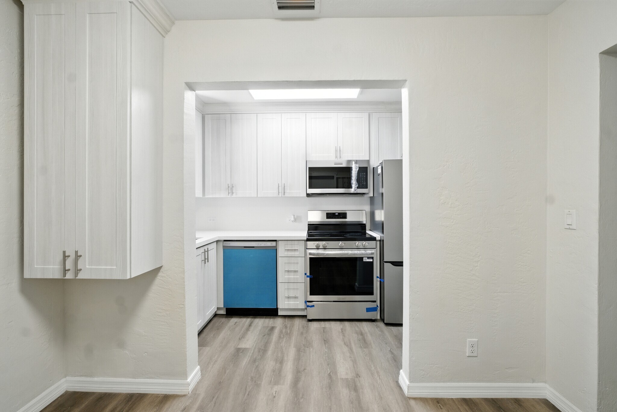 Building Photo - 2545 Tequesta Ln