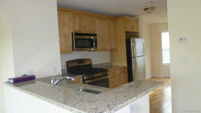 Building Photo - 48 Berry Ln