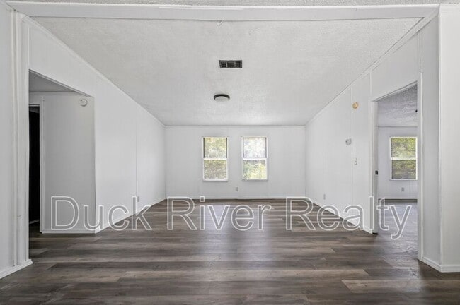 Building Photo - 513 Fairview Dr