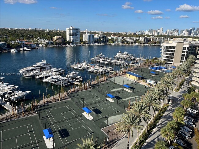 Building Photo - 3 Grove Isle Dr