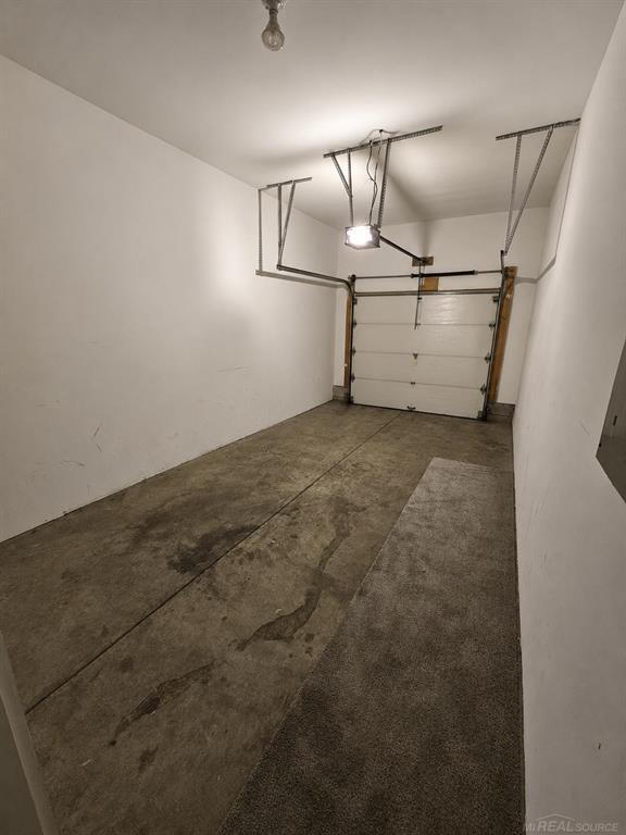 Building Photo - Downtown Mount Clemens Loft 2 Bedroom, 1 Bath Top Floor, Garage. Soaring 20-Foot Ceilings, Dramat...