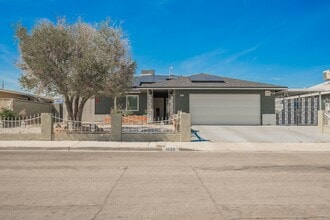 Building Photo - No HOA- Single story pool home