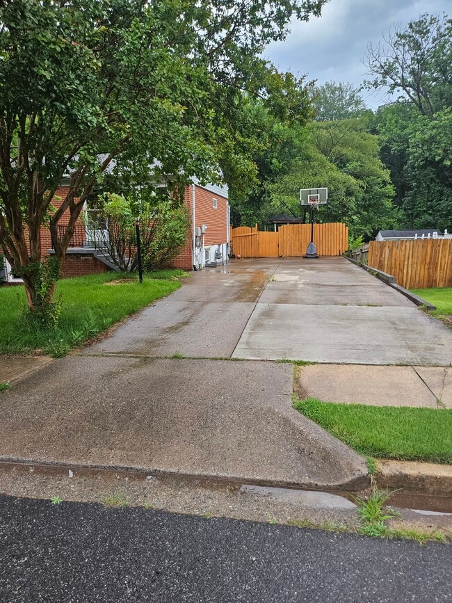 Building Photo - 14291 Fontana Ct