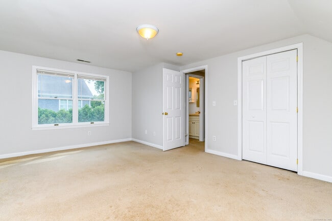 Building Photo - 51 Fortuna Dr