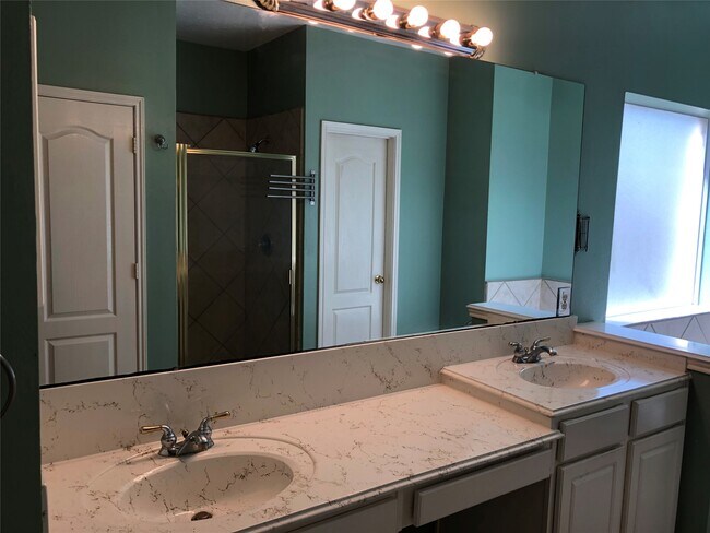 Building Photo - 11126 Camino Oaks Dr