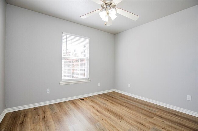 Building Photo - 41 May Ln