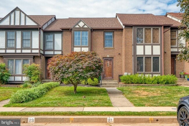 Building Photo - 27 Faraday Dr
