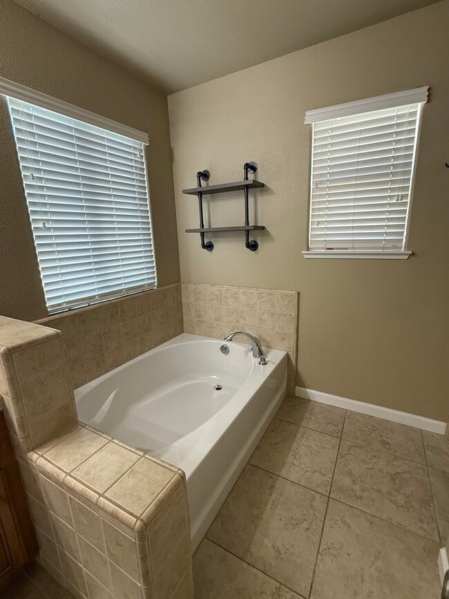 Building Photo - 2810 Orly Ct