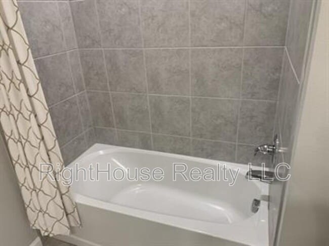 Building Photo - 3638 Lazy River Ter