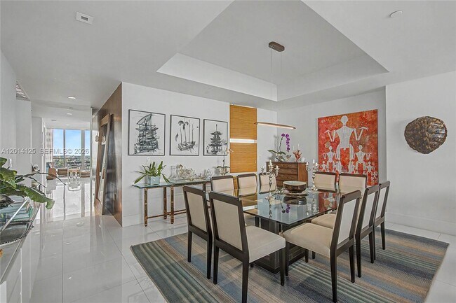 Building Photo - 2627 S Bayshore Dr