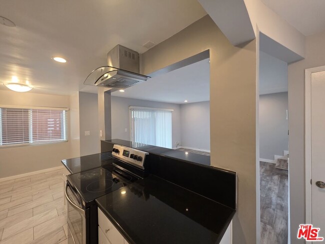 Building Photo - 210 S Lucia Ave